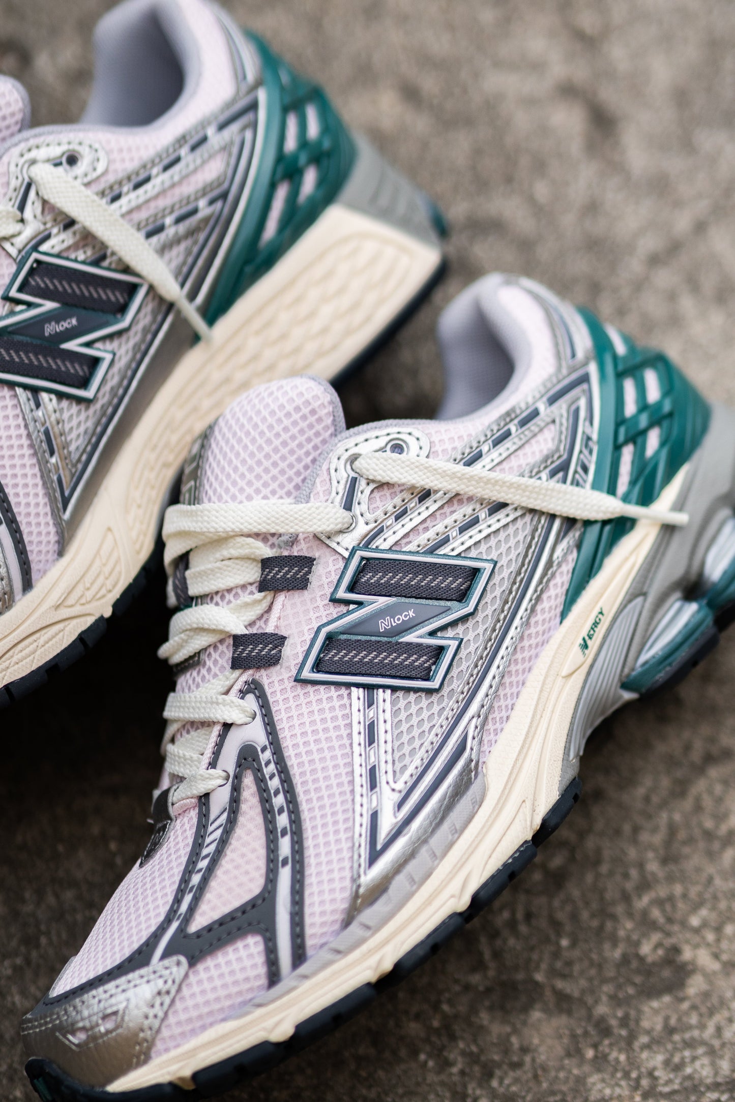 Mens  1906R (Grey/Pink) - M1906RET