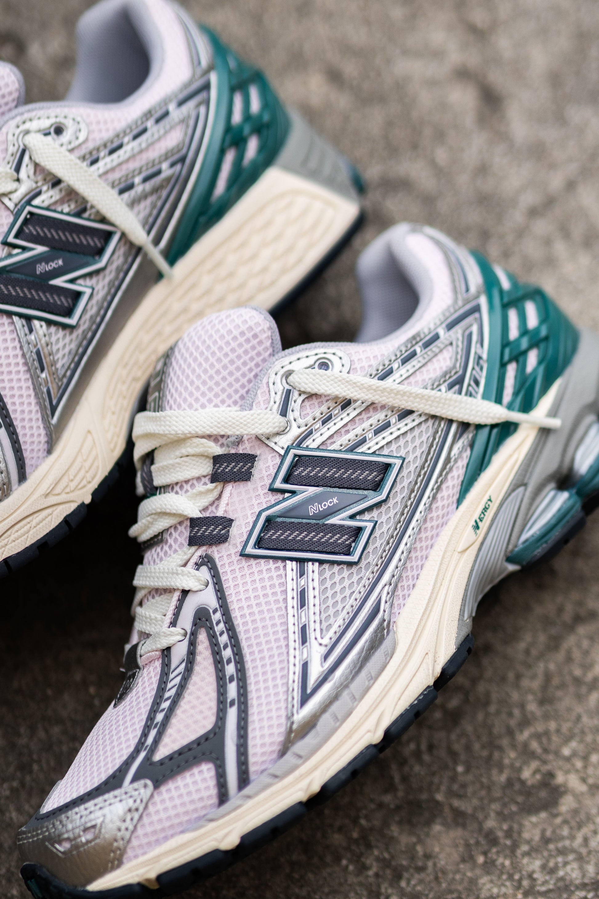 Mens  1906R (Grey/Pink) - M1906RET